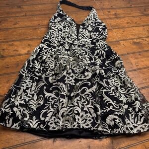 Windsor Silver Embroidered Damask Halter Fit Flare Dress Black Size‎ 9